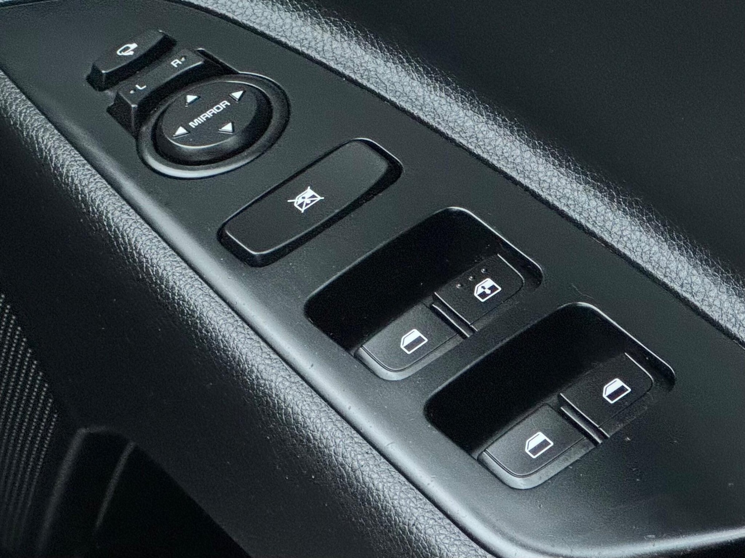 Used Kia Stonic 2017 for sale - 77066646: Photo 44