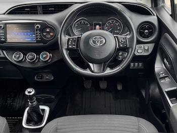 Used Toyota Yaris 2017 for sale - 78185421: Photo