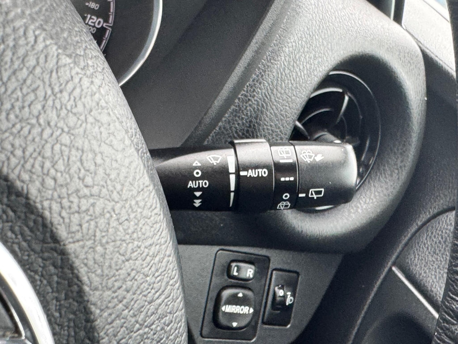 Used Toyota Yaris for sale - 78185421: Photo 31