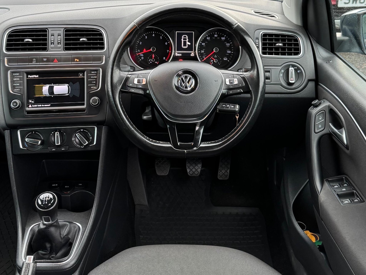 Used Volkswagen Polo 2016 for sale - 76926032: Photo 33