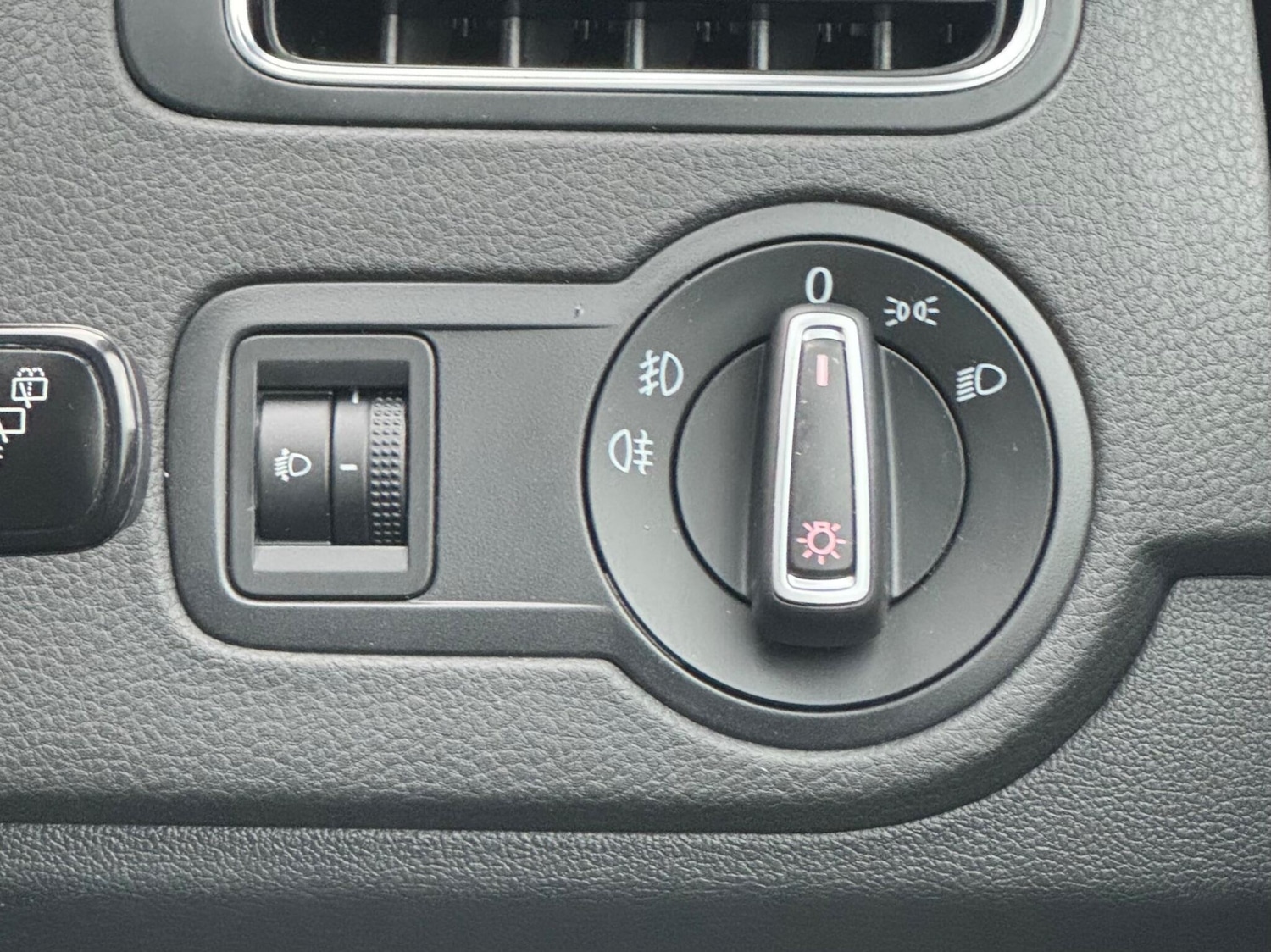 Used Volkswagen Polo 2016 for sale - 76926032: Photo 40