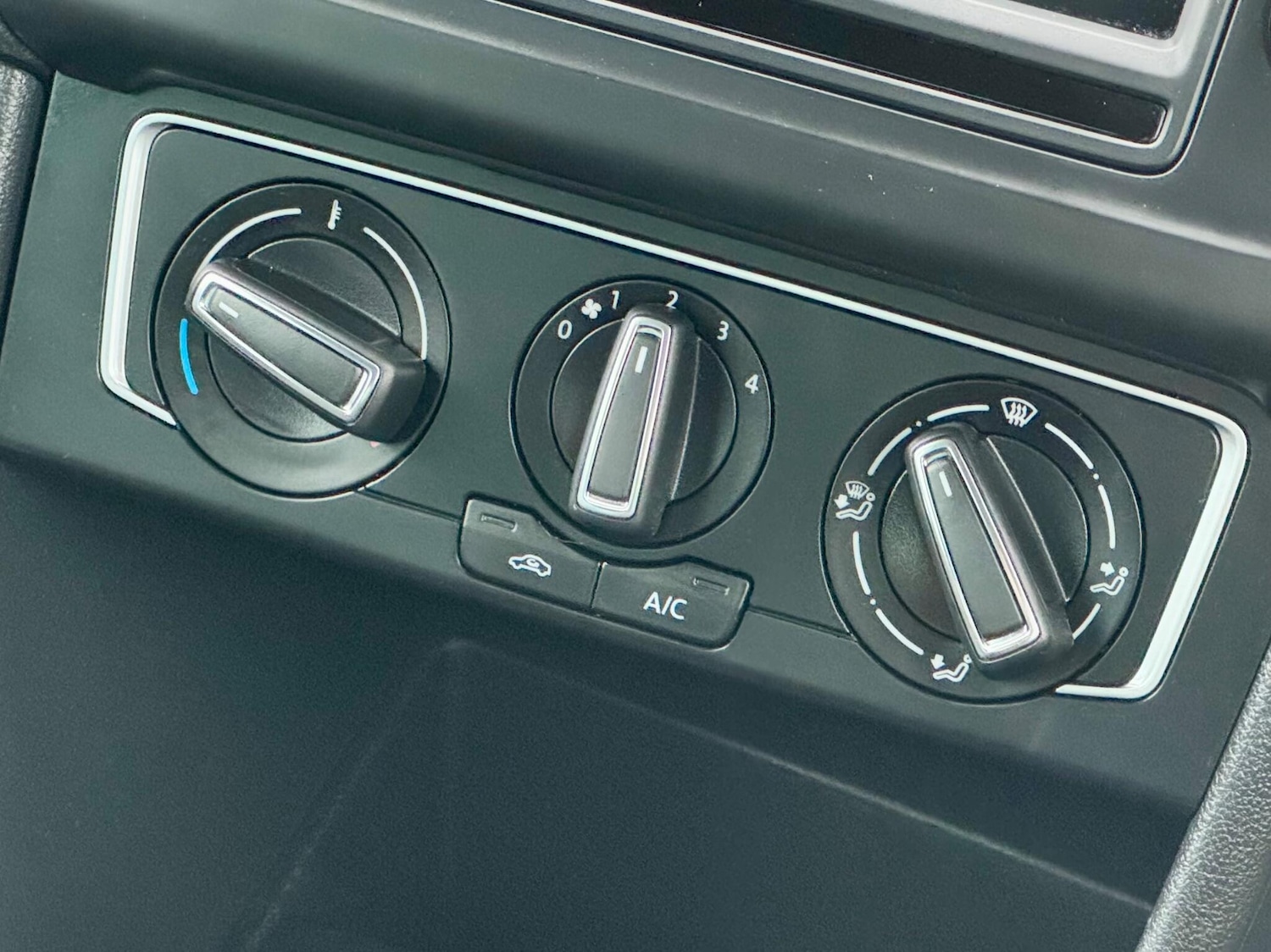 Used Volkswagen Polo 2016 for sale - 76926032: Photo 44