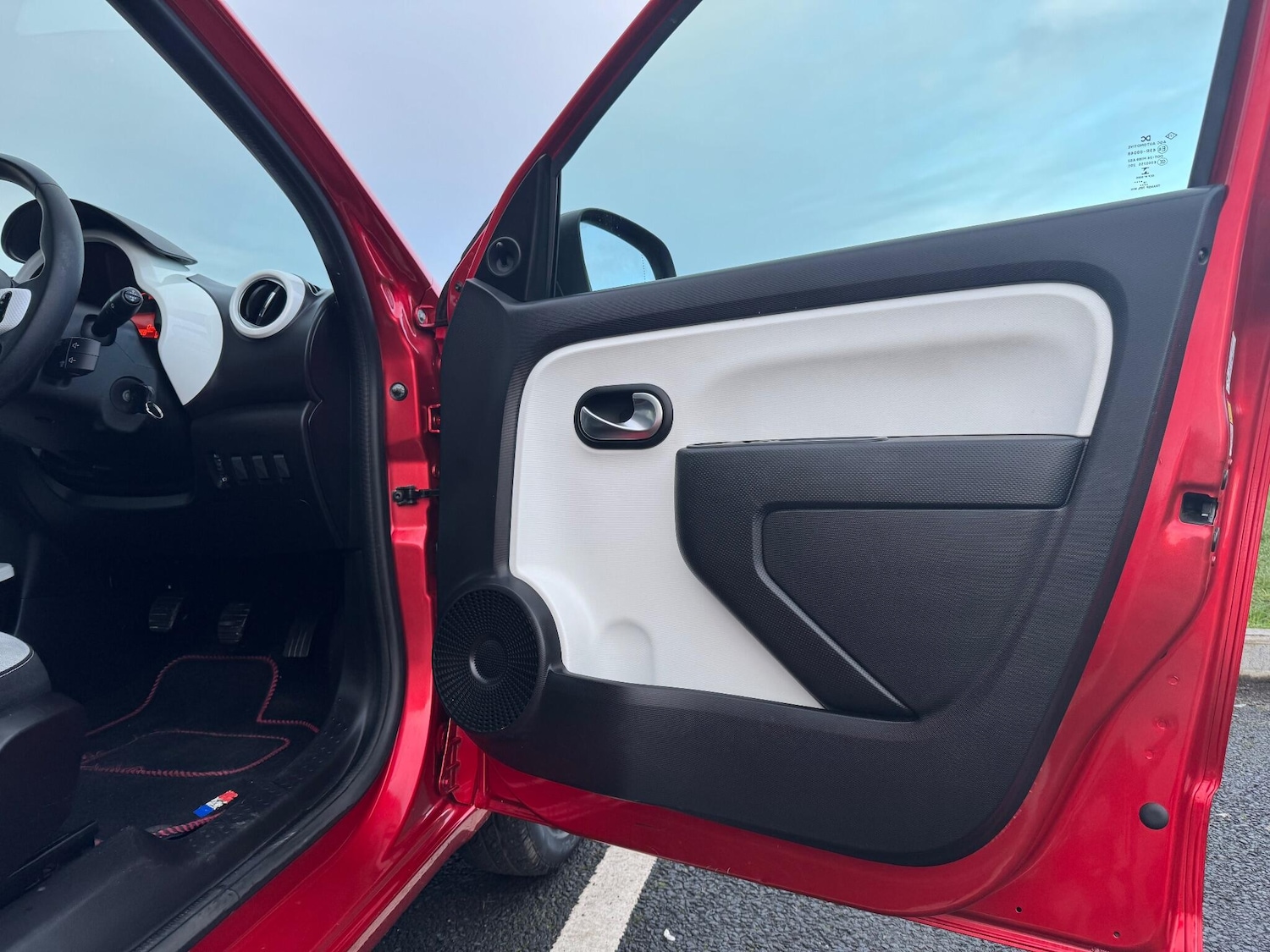 Used Renault Twingo 2018 for sale - 76840735: Photo 15