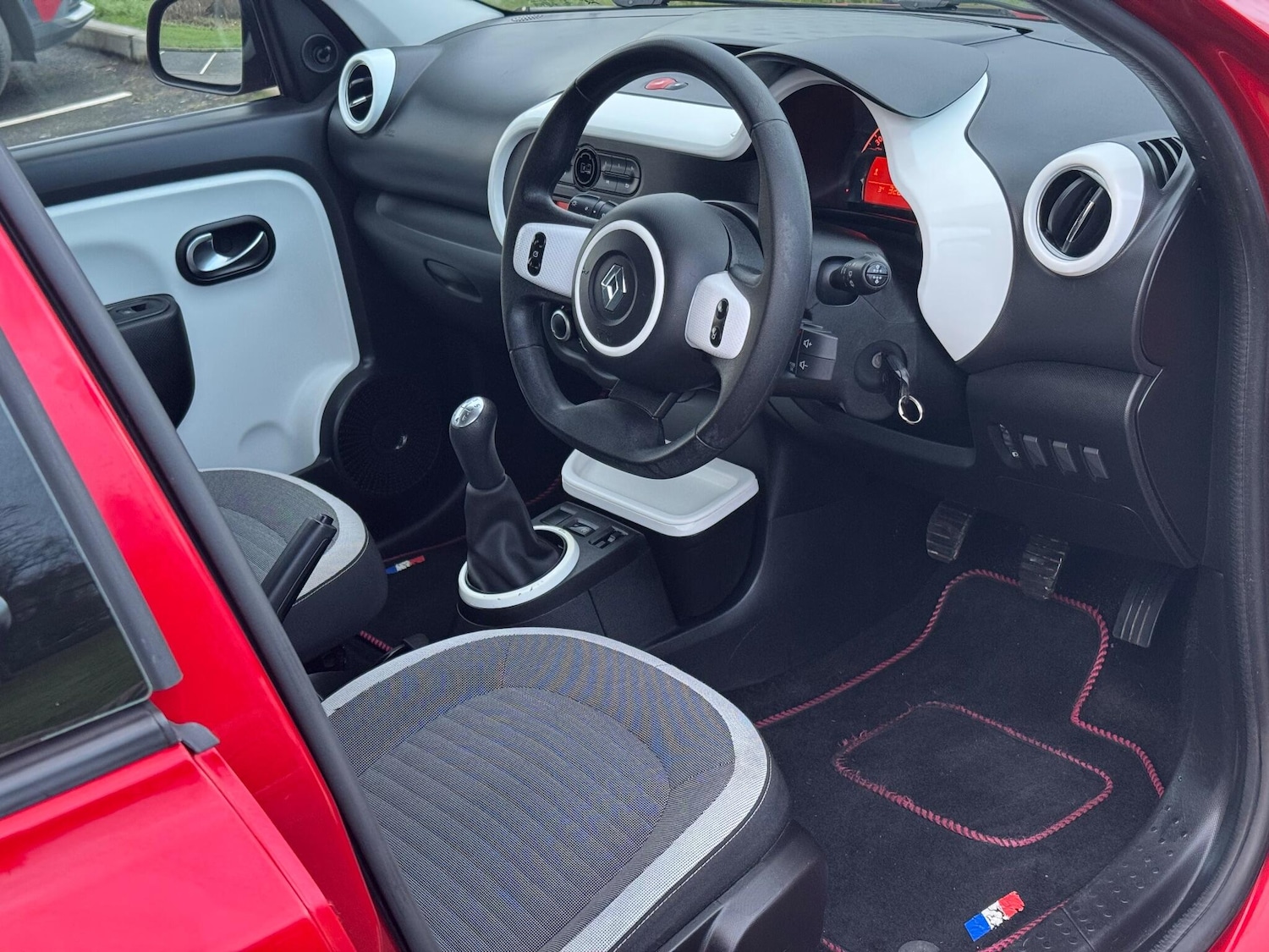 Used Renault Twingo 2018 for sale - 76840735: Photo 16