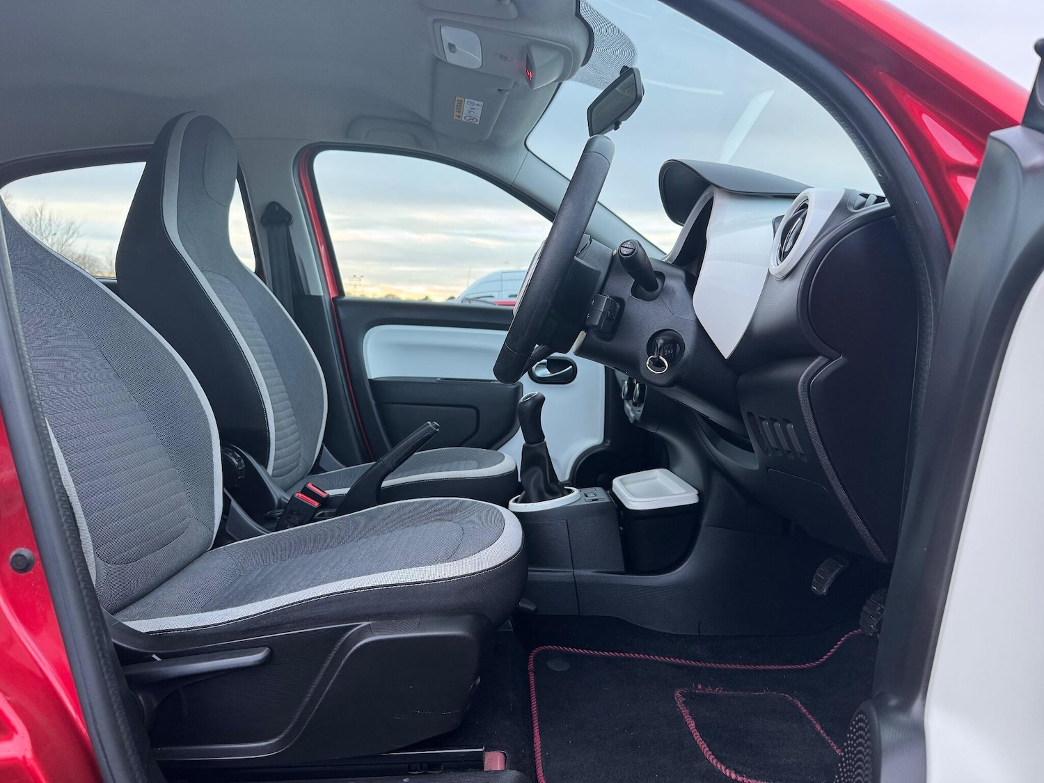 Used Renault Twingo 2018 for sale - 76840735: Photo 18