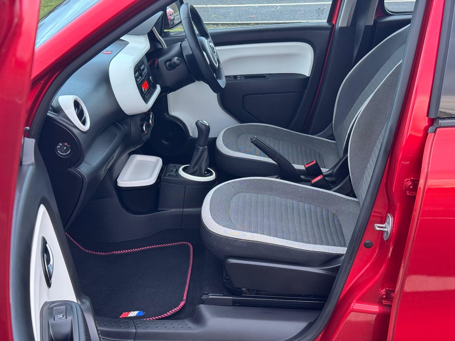 Used Renault Twingo 2018 for sale - 76840735: Photo 21