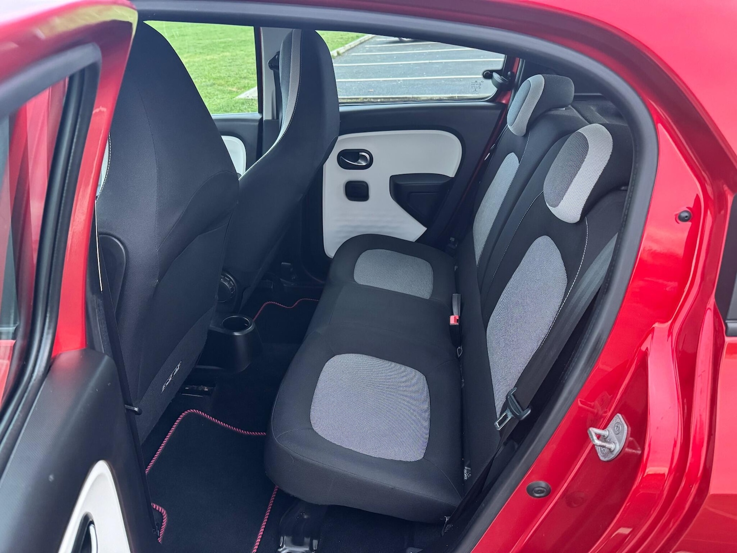 Used Renault Twingo 2018 for sale - 76840735: Photo 24