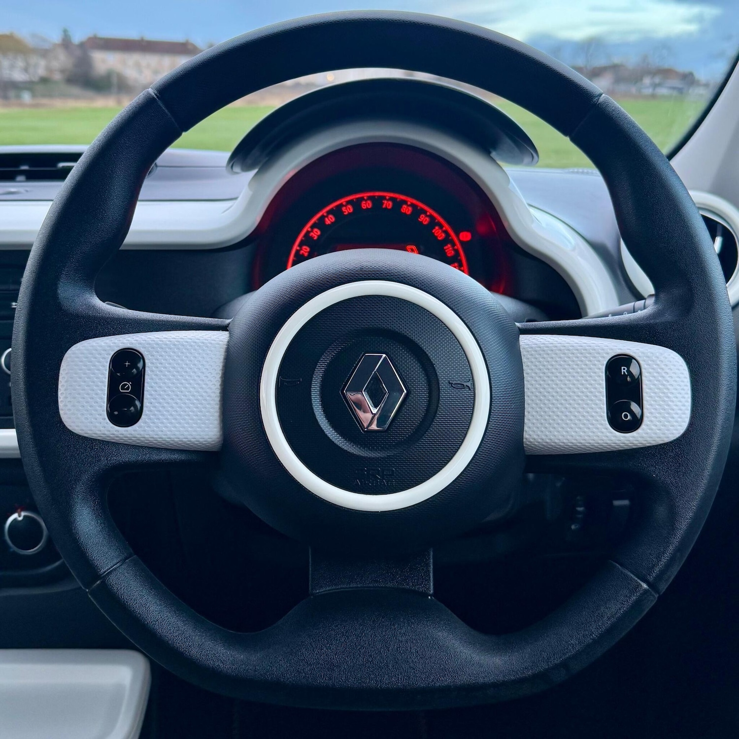 Used Renault Twingo 2018 for sale - 76840735: Photo 29