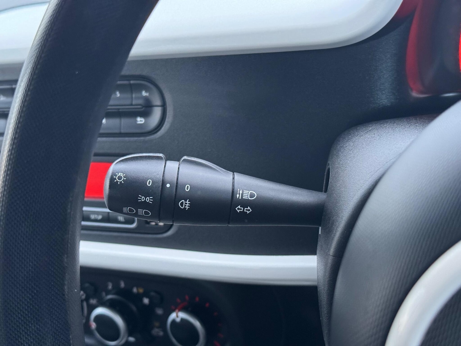 Used Renault Twingo 2018 for sale - 76840735: Photo 33