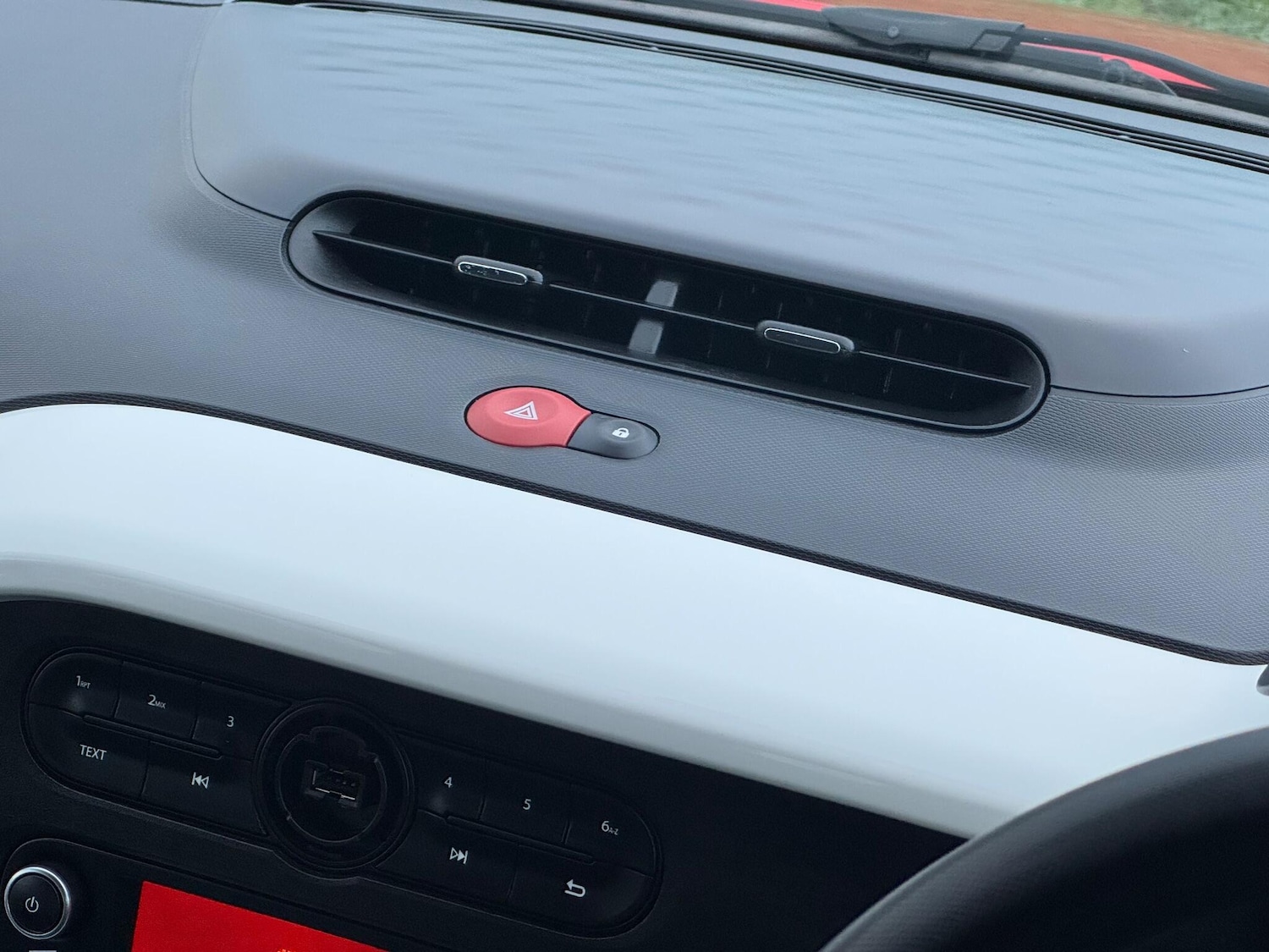 Used Renault Twingo 2018 for sale - 76840735: Photo 38