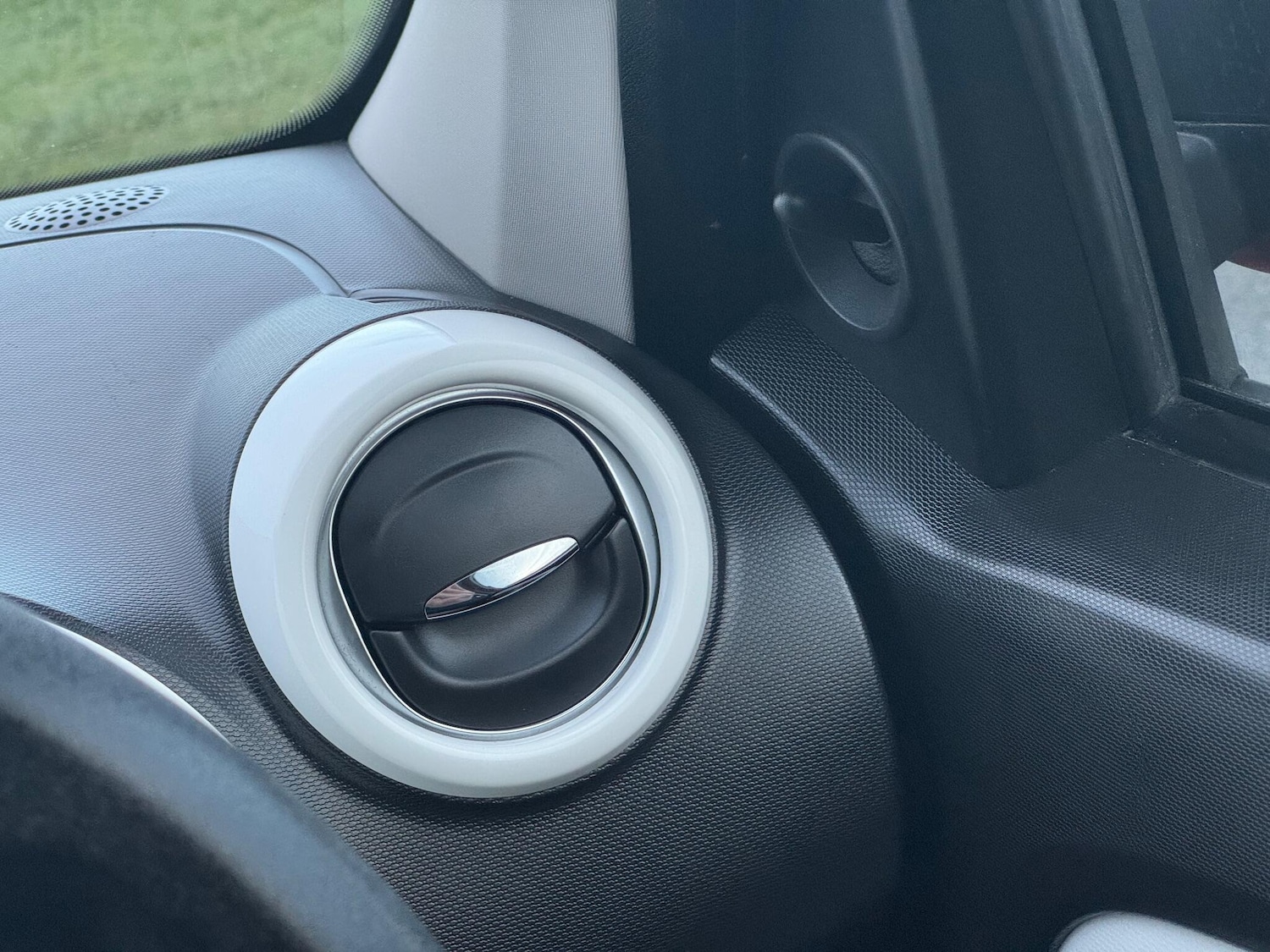 Used Renault Twingo 2018 for sale - 76840735: Photo 44