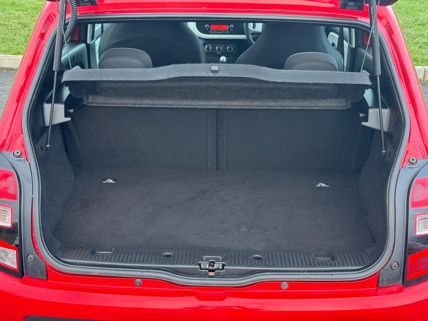 Used Renault Twingo 2018 for sale - 76840735: Photo 46