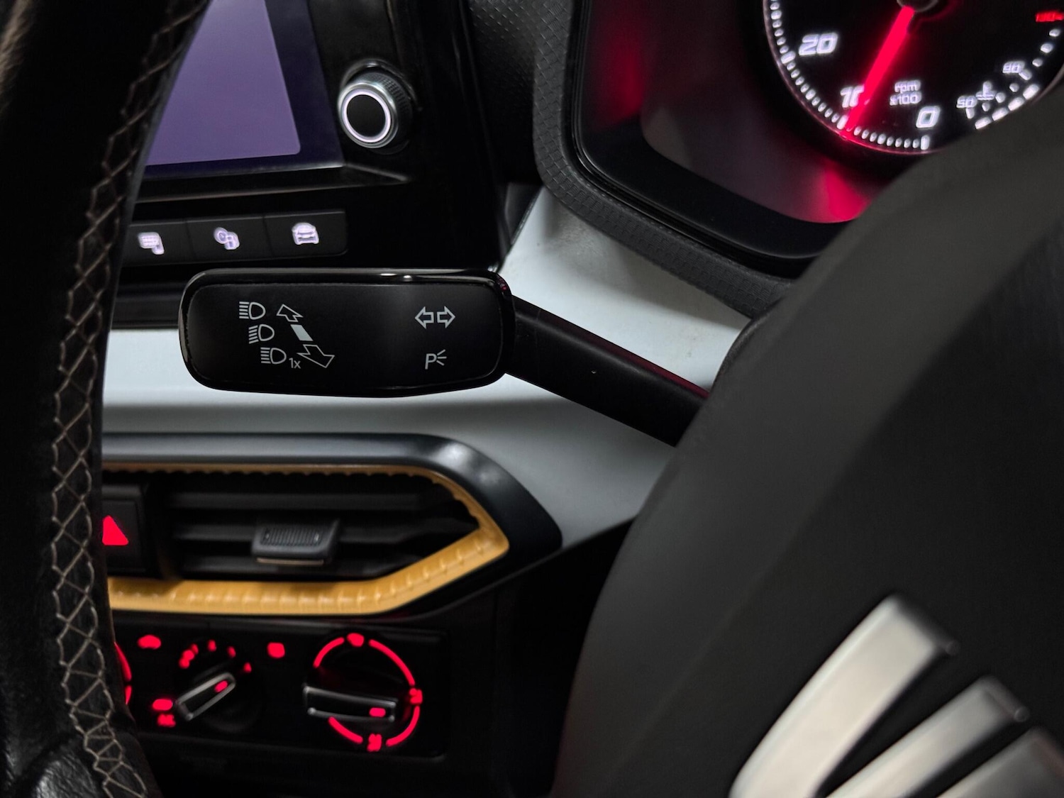 Used SEAT Arona 2022 for sale - 76997640: Photo 32