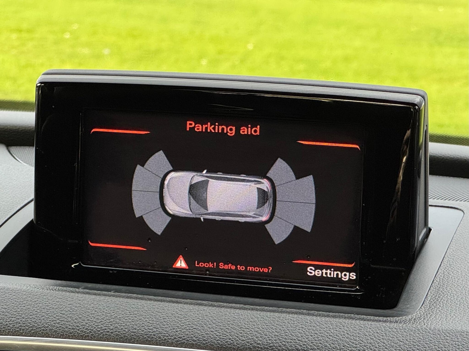 Used Audi Q3 2014 for sale - 76840729: Photo 2