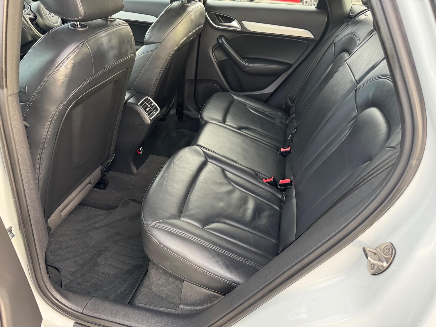 Used Audi Q3 2014 for sale - 76840729: Photo 32