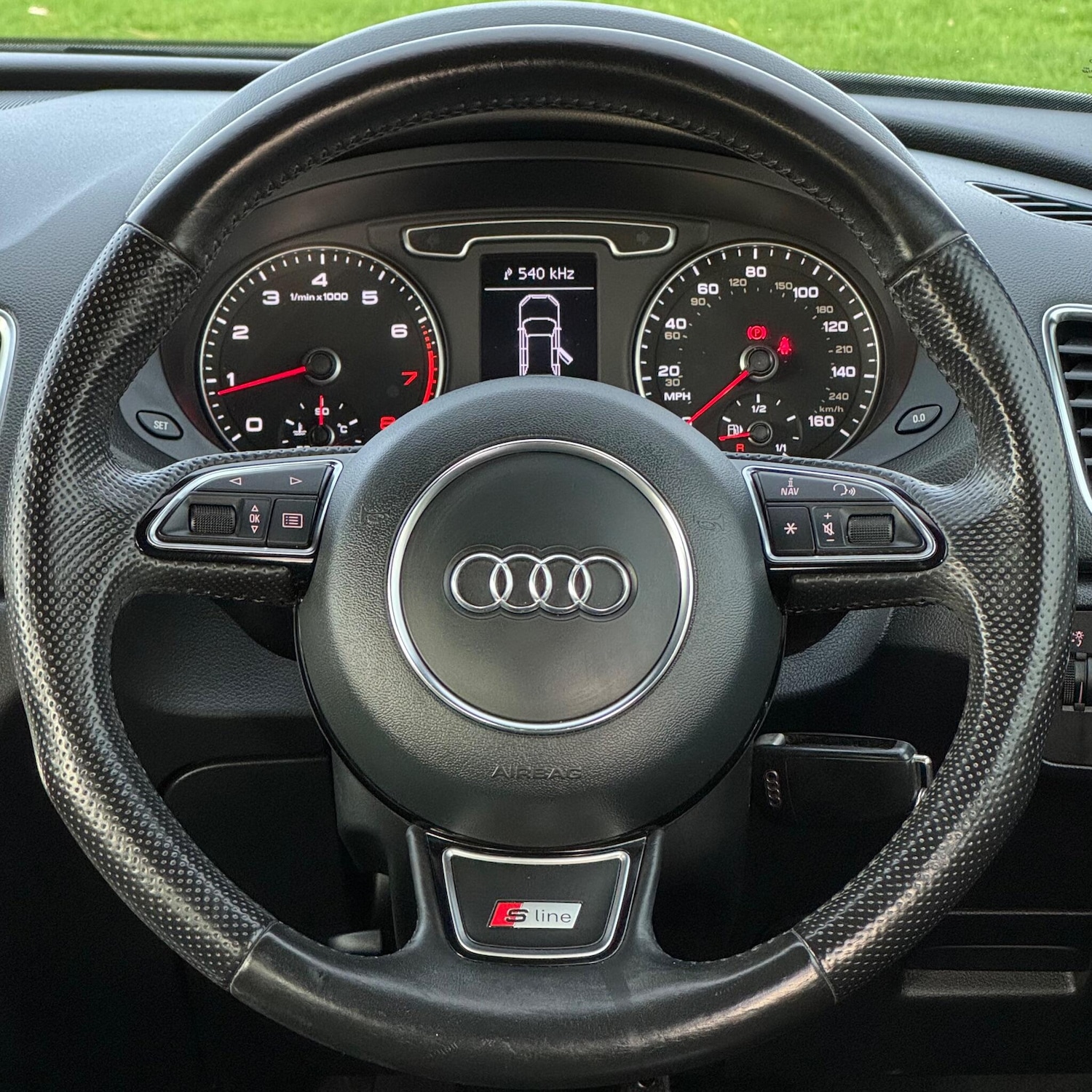 Used Audi Q3 2014 for sale - 76840729: Photo 36