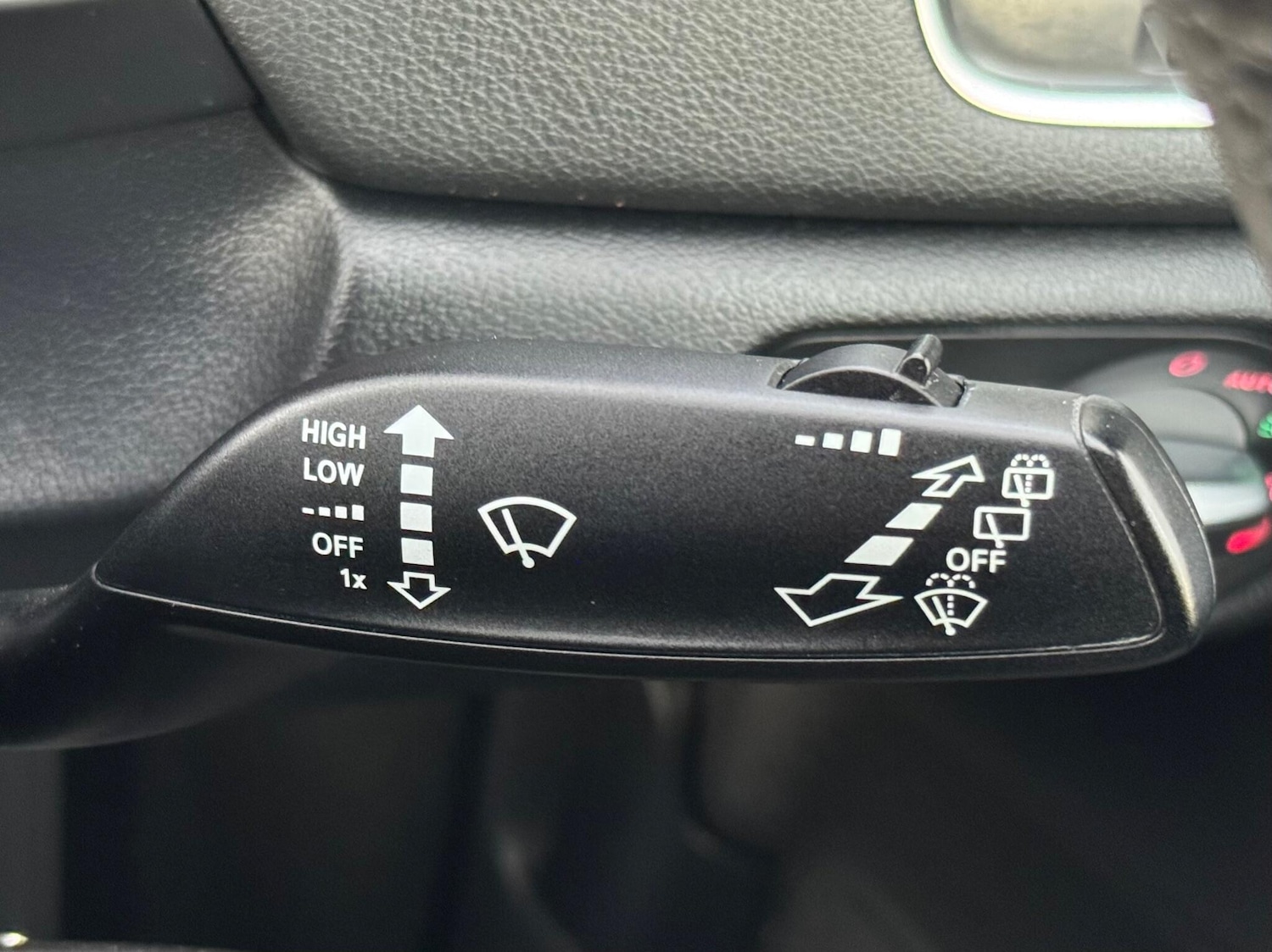 Used Audi Q3 2014 for sale - 76840729: Photo 40