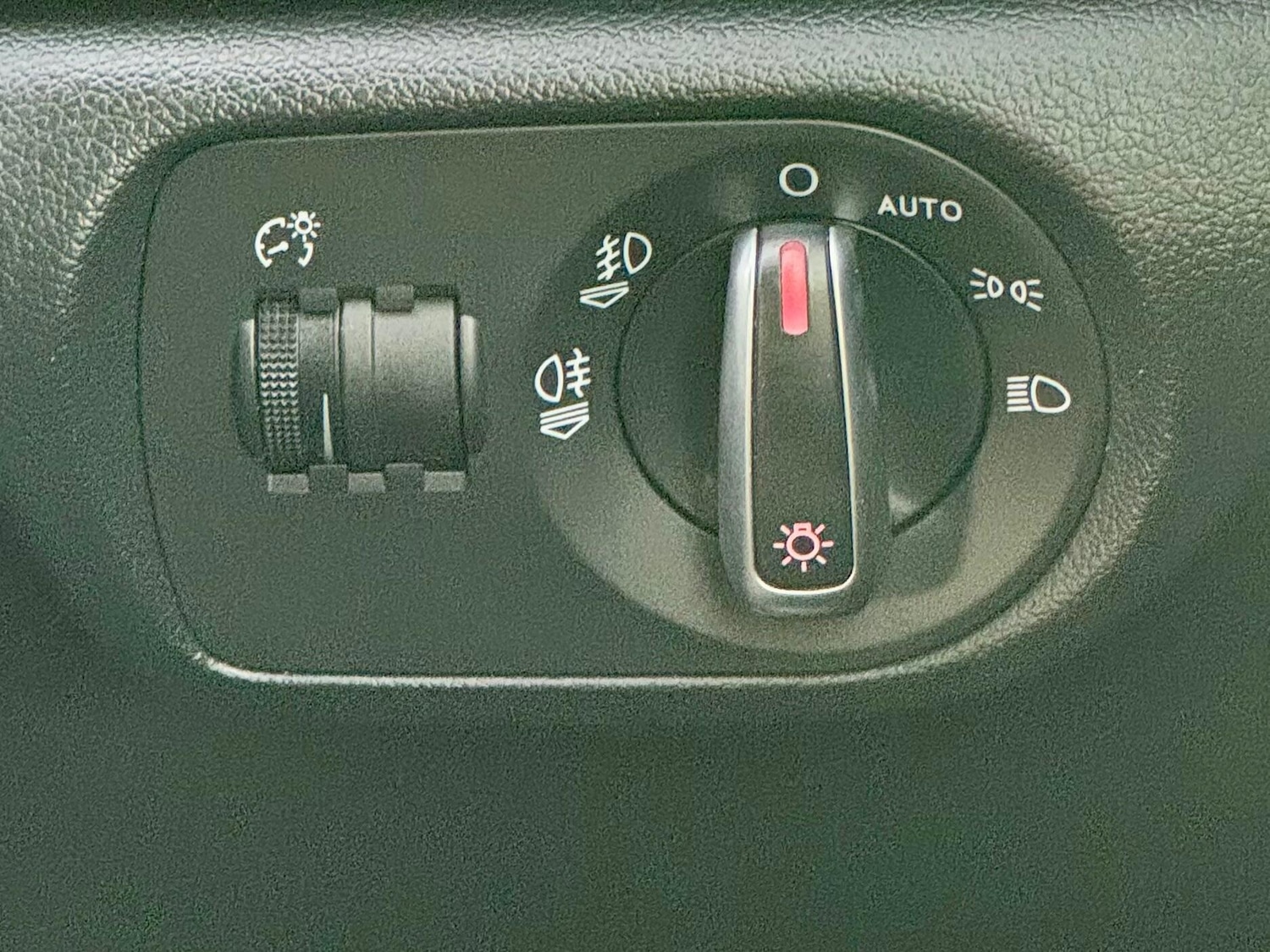 Used Audi Q3 2014 for sale - 76840729: Photo 44