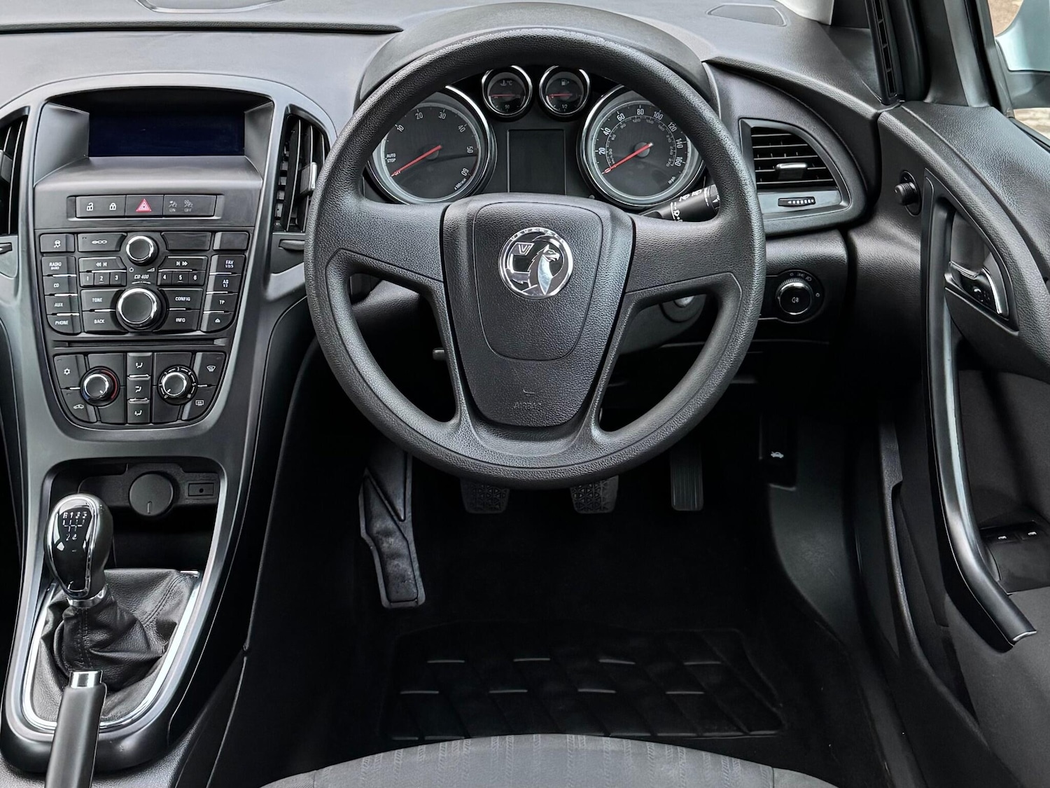 Used Vauxhall Astra 2013 for sale - 76840748: Photo 29