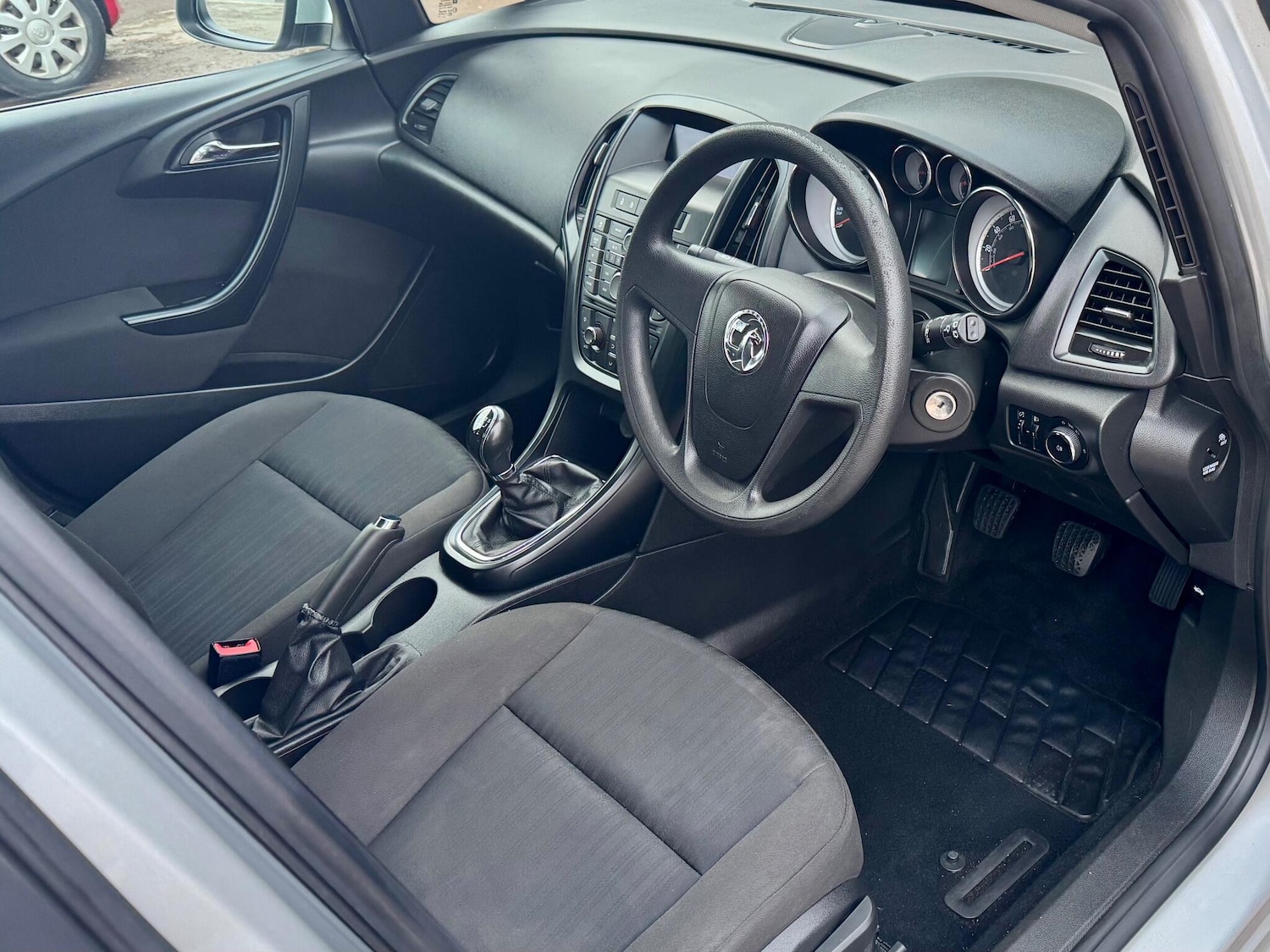 Used Vauxhall Astra 2013 for sale - 76840748: Photo 3