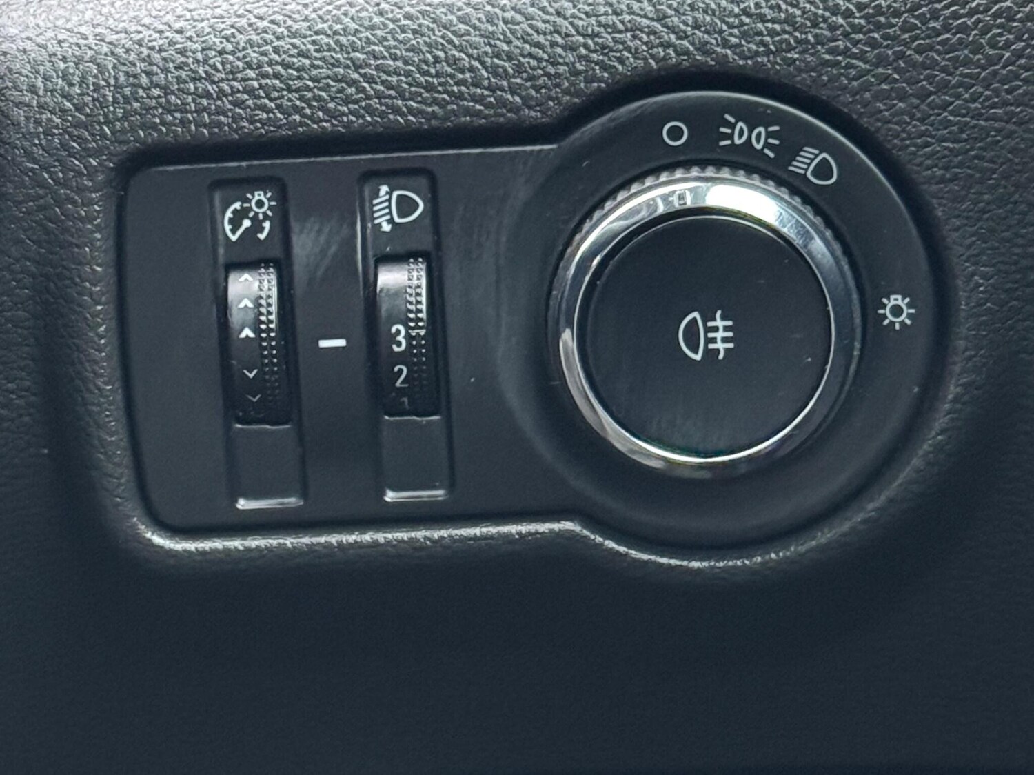 Used Vauxhall Astra 2013 for sale - 76840748: Photo 34