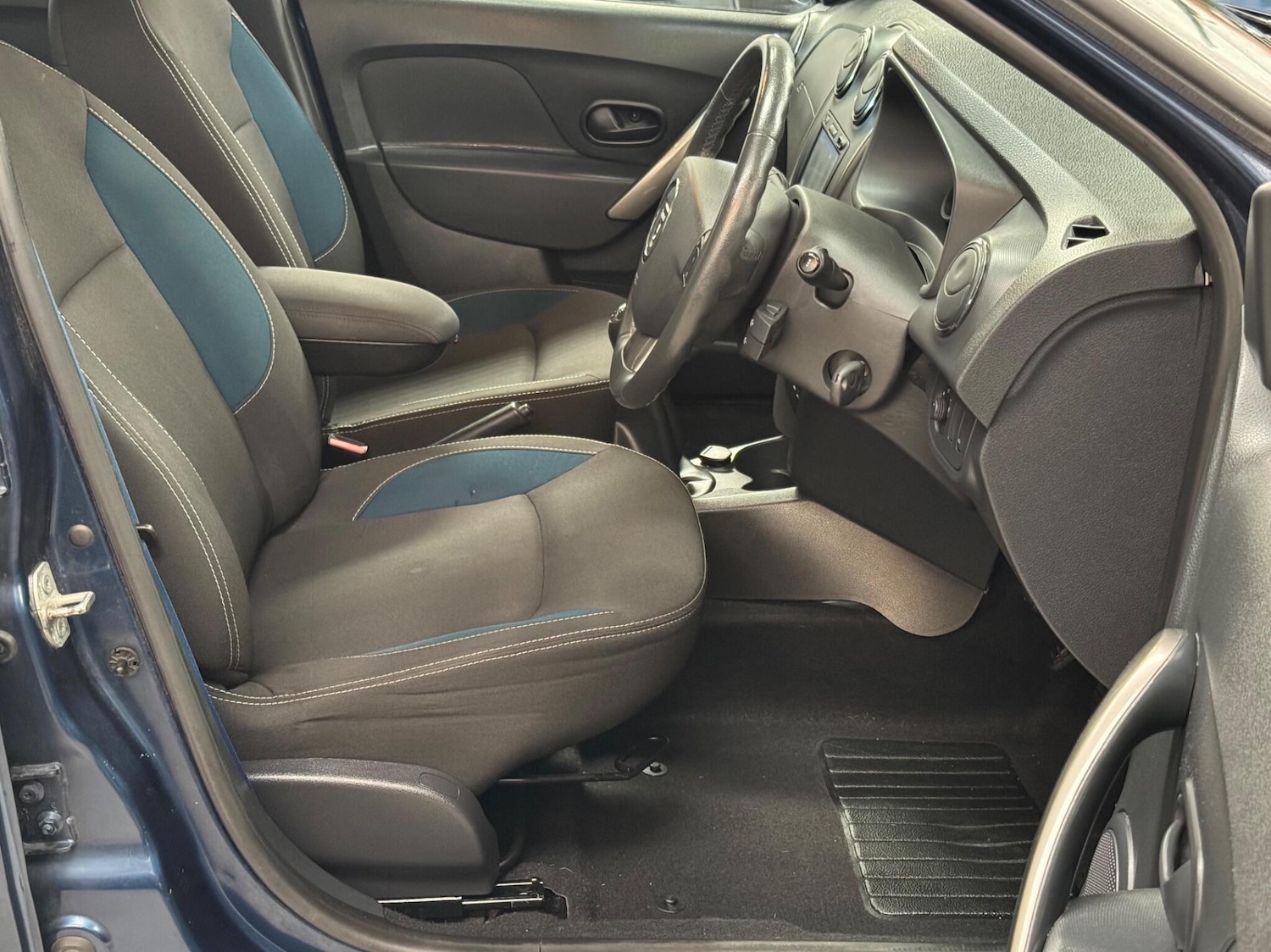 Used Dacia Sandero 2015 for sale - 76840728: Photo 20