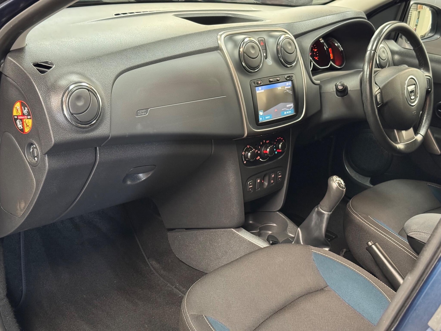 Used Dacia Sandero 2015 for sale - 76840728: Photo 22