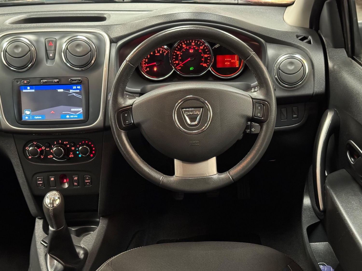 Used Dacia Sandero 2015 for sale - 76840728: Photo 29