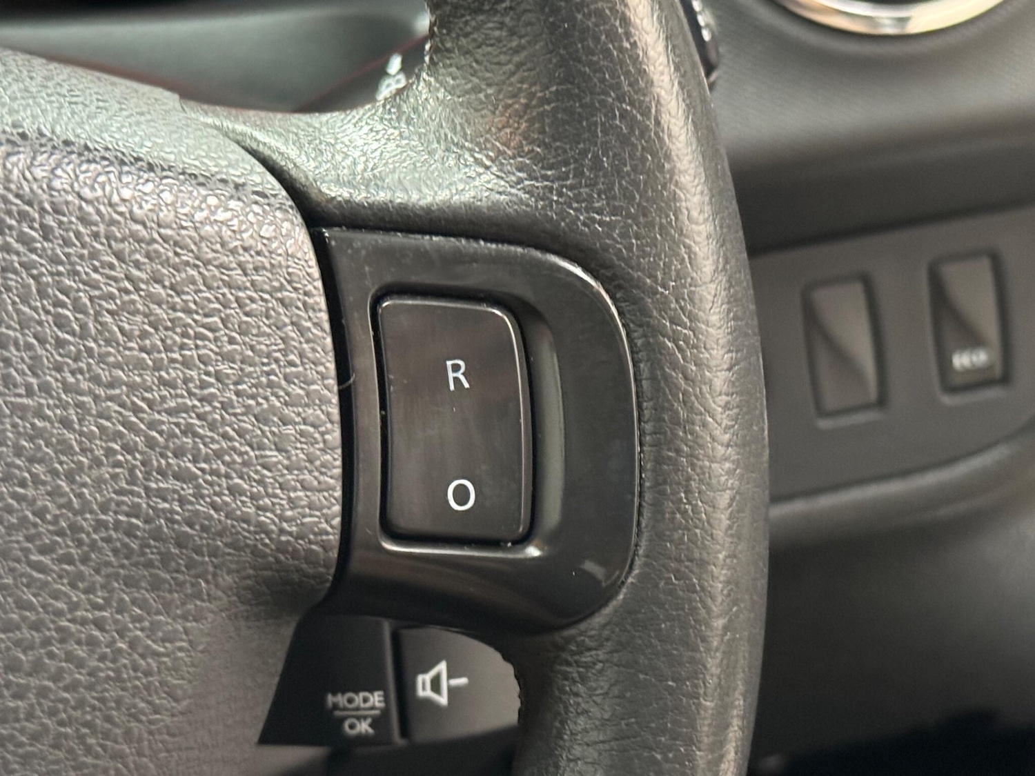 Used Dacia Sandero 2015 for sale - 76840728: Photo 32