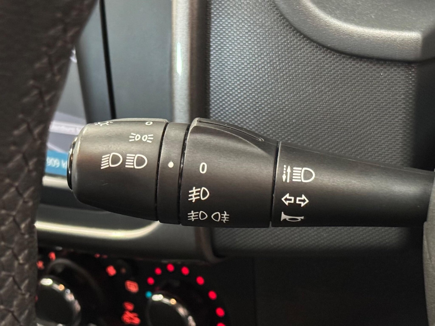 Used Dacia Sandero 2015 for sale - 76840728: Photo 33