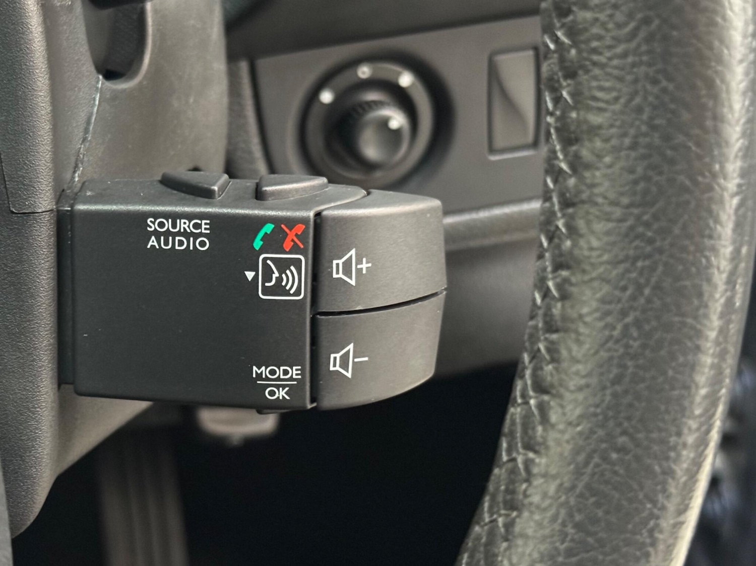 Used Dacia Sandero 2015 for sale - 76840728: Photo 35