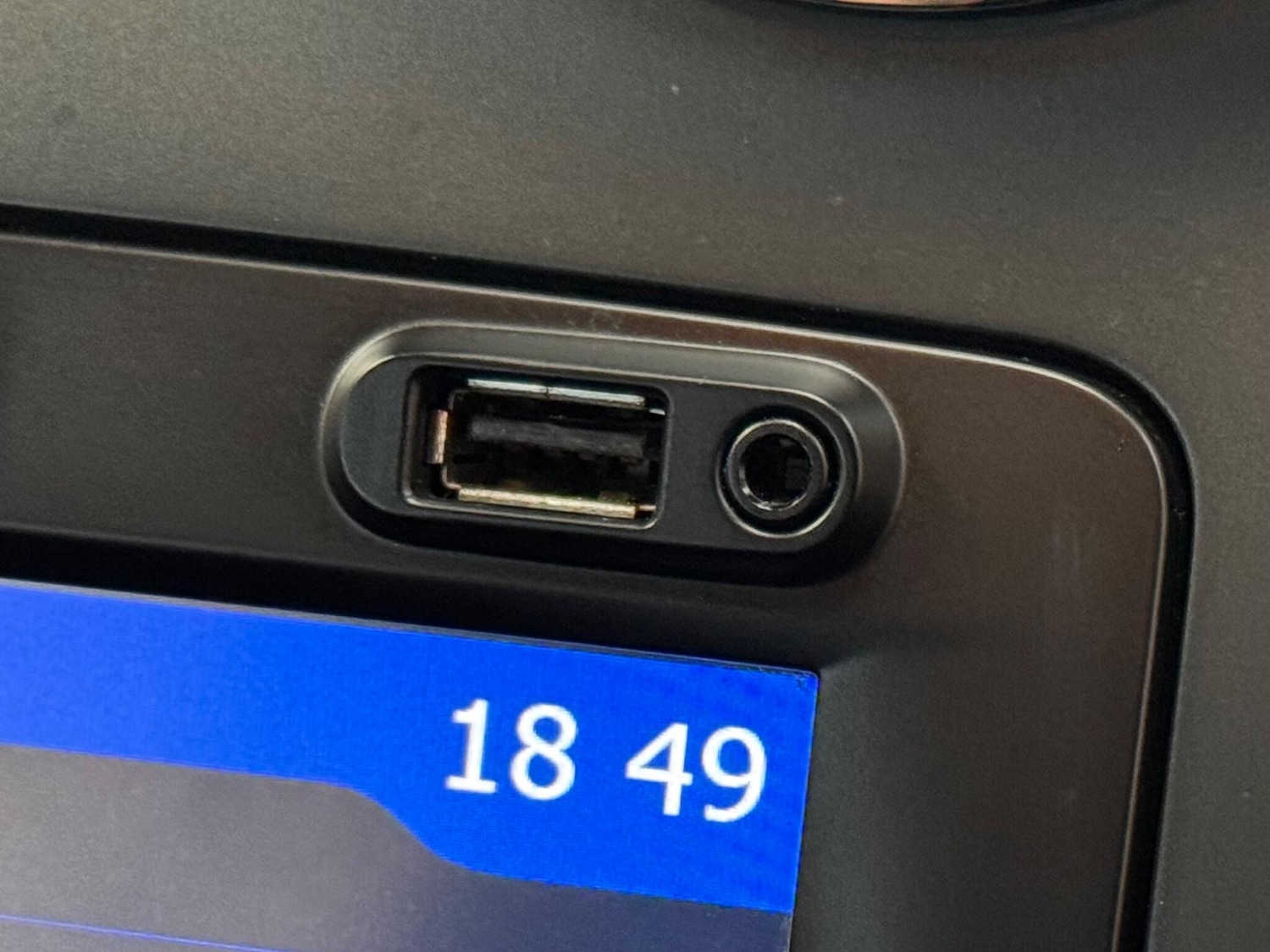 Used Dacia Sandero 2015 for sale - 76840728: Photo 42