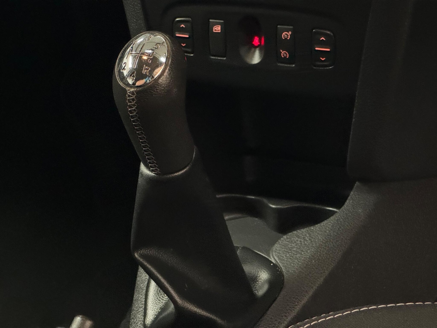 Used Dacia Sandero 2015 for sale - 76840728: Photo 45