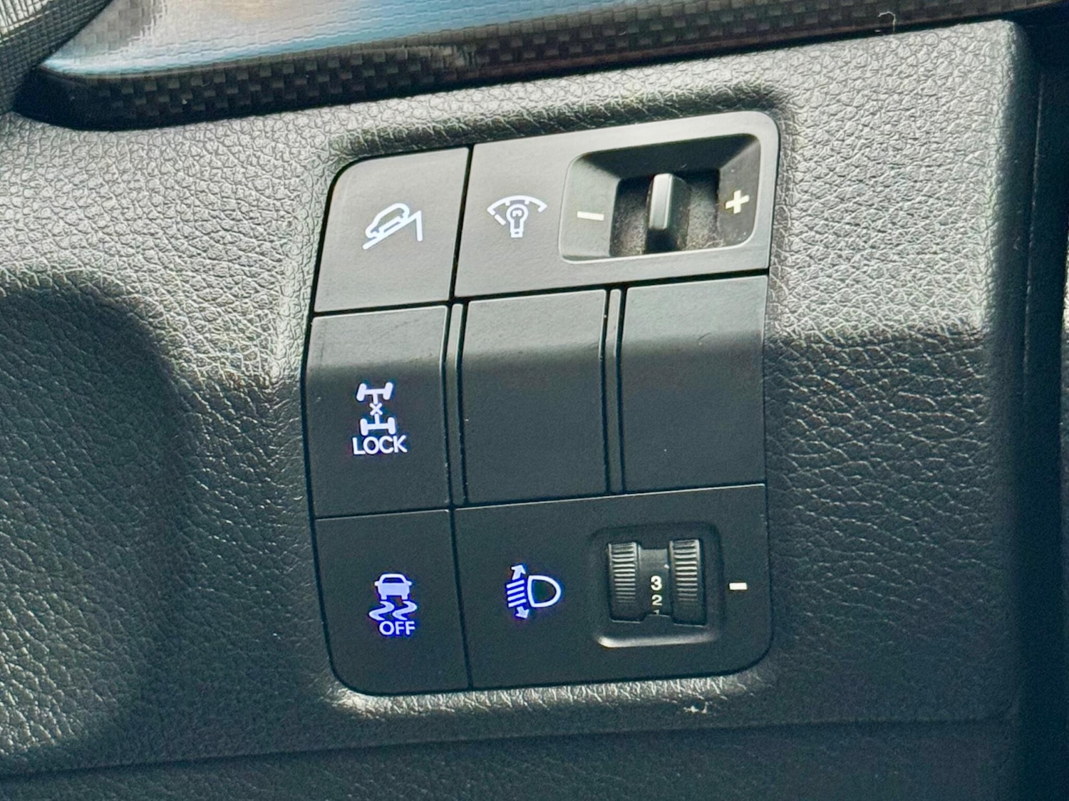 Used Hyundai Santa Fe for sale - 77808776: Photo 42