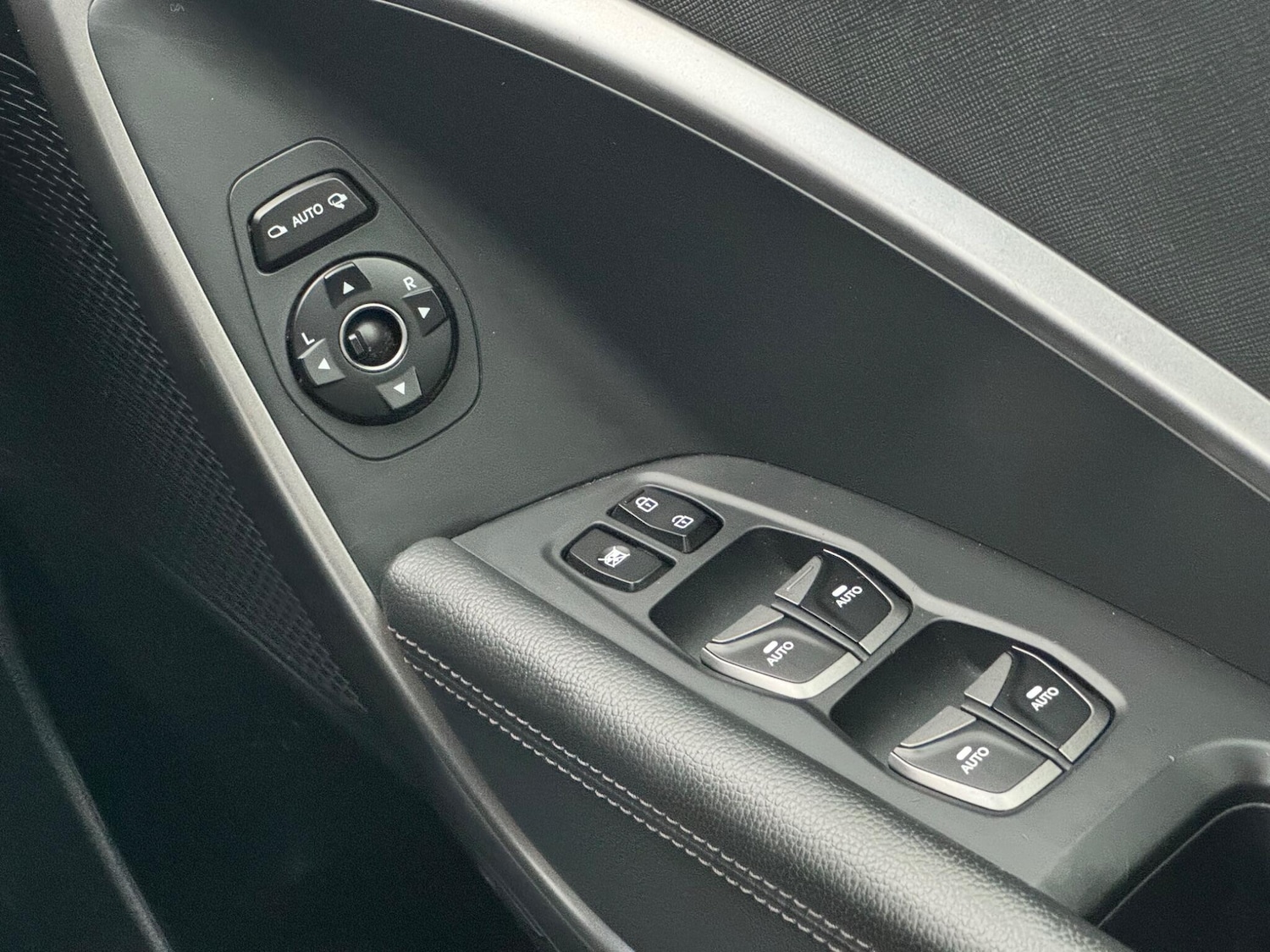 Used Hyundai Santa Fe for sale - 77808776: Photo 5