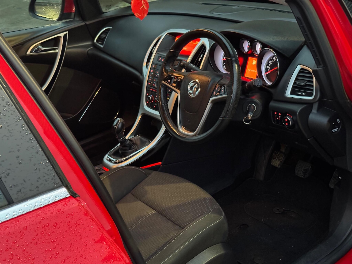 Used Vauxhall Astra 2012 for sale - 76942483: Photo 2