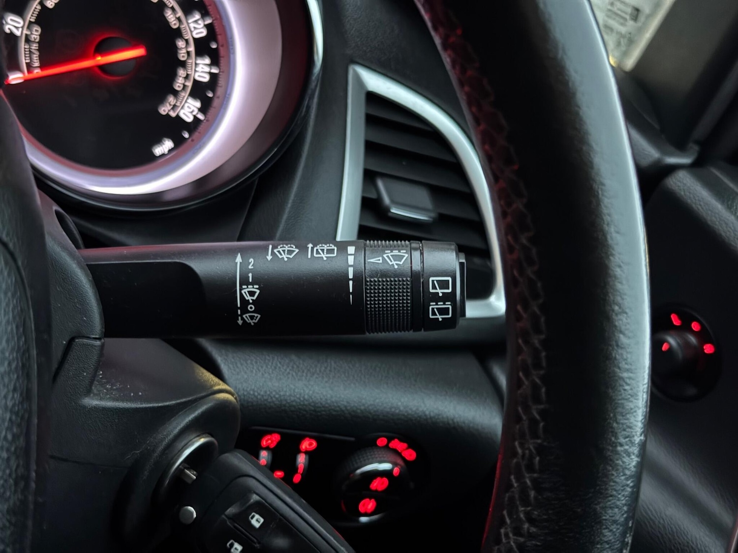 Used Vauxhall Astra 2012 for sale - 76942483: Photo 26