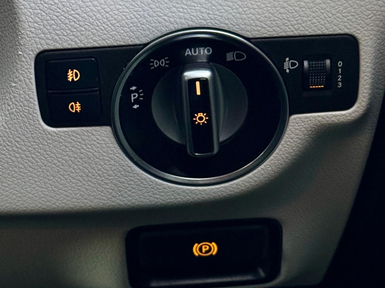 Used Mercedes-Benz GLA 2017 for sale - 77074684: Photo 52