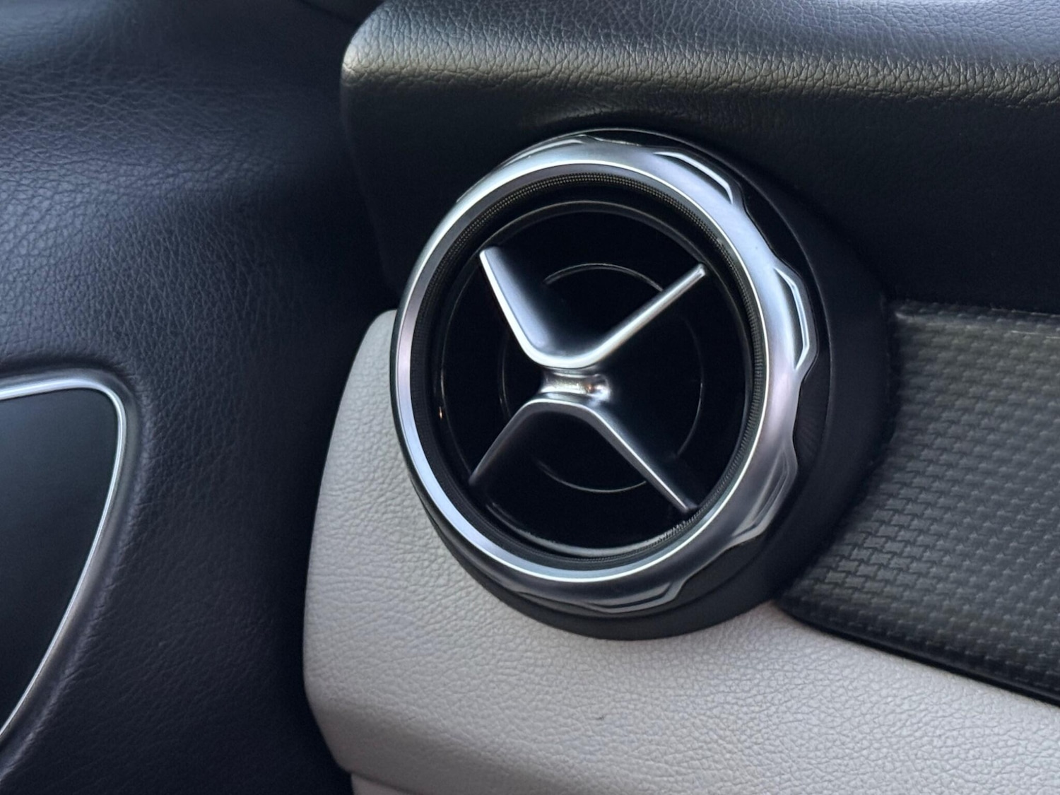 Used Mercedes-Benz GLA 2017 for sale - 77074684: Photo 54