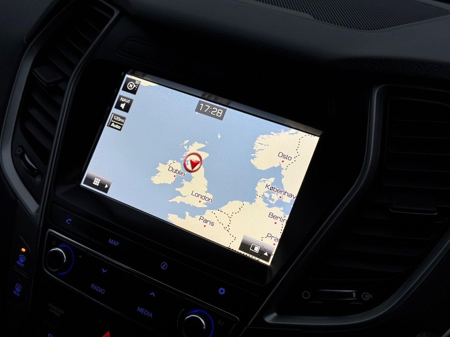 Used Hyundai Santa Fe for sale - 77823560: Photo 3