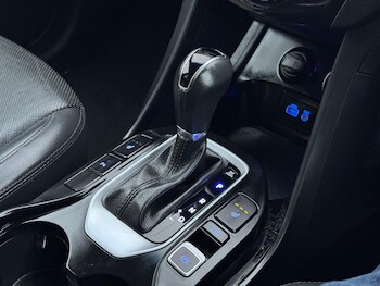 Used Hyundai Santa Fe 2018 for sale - 77823560: Photo