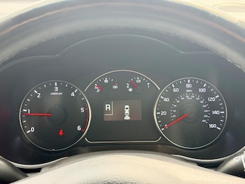 Used Kia Carens 2018 for sale - 78586904: Photo