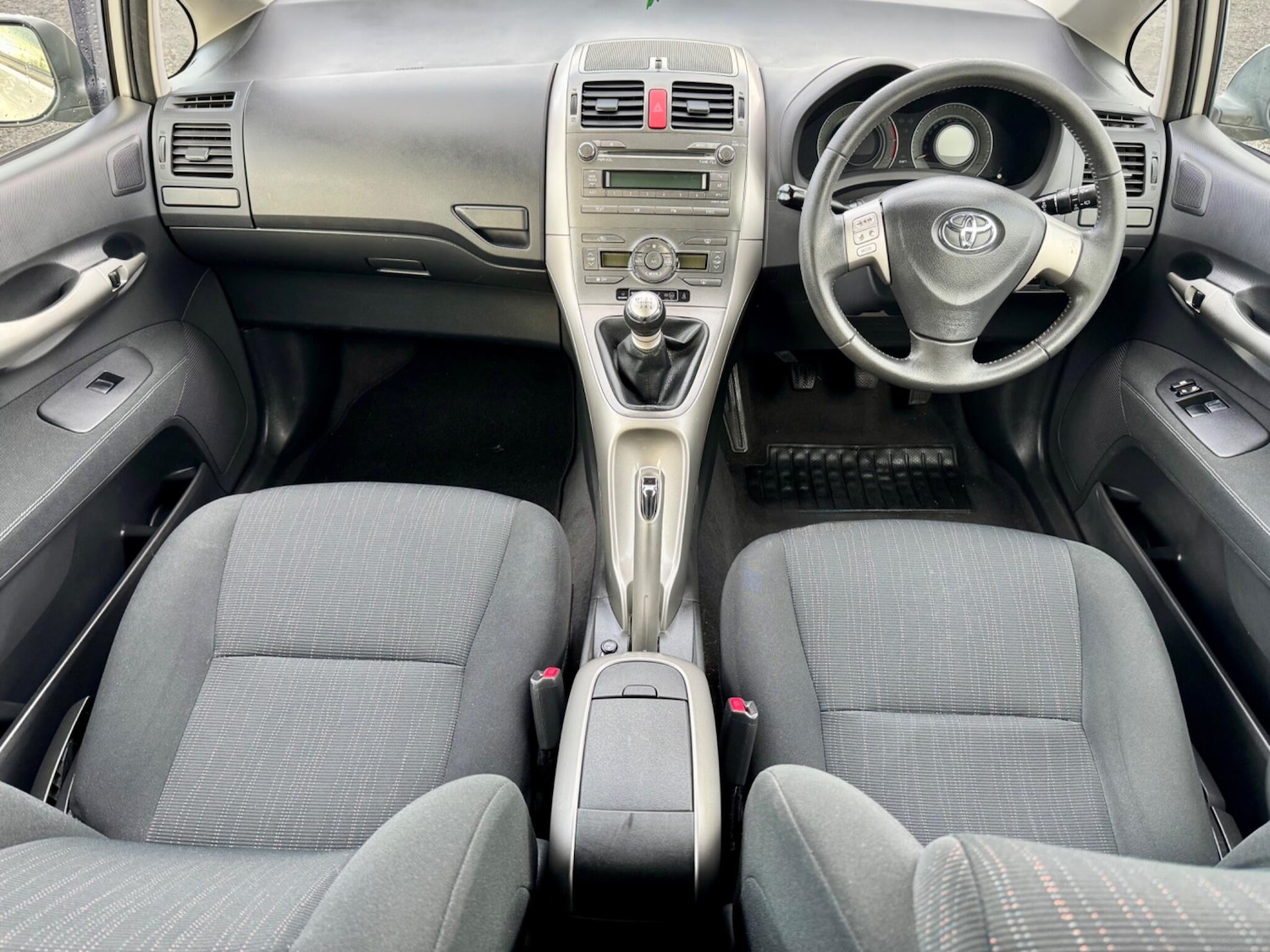 Used Toyota Auris 2009 for sale - 77343872: Photo 2