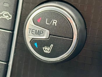 Used Volvo V40 2018 for sale - 79750652: Photo