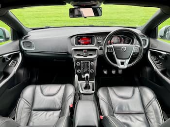 Used Volvo V40 2018 for sale - 79750652: Photo