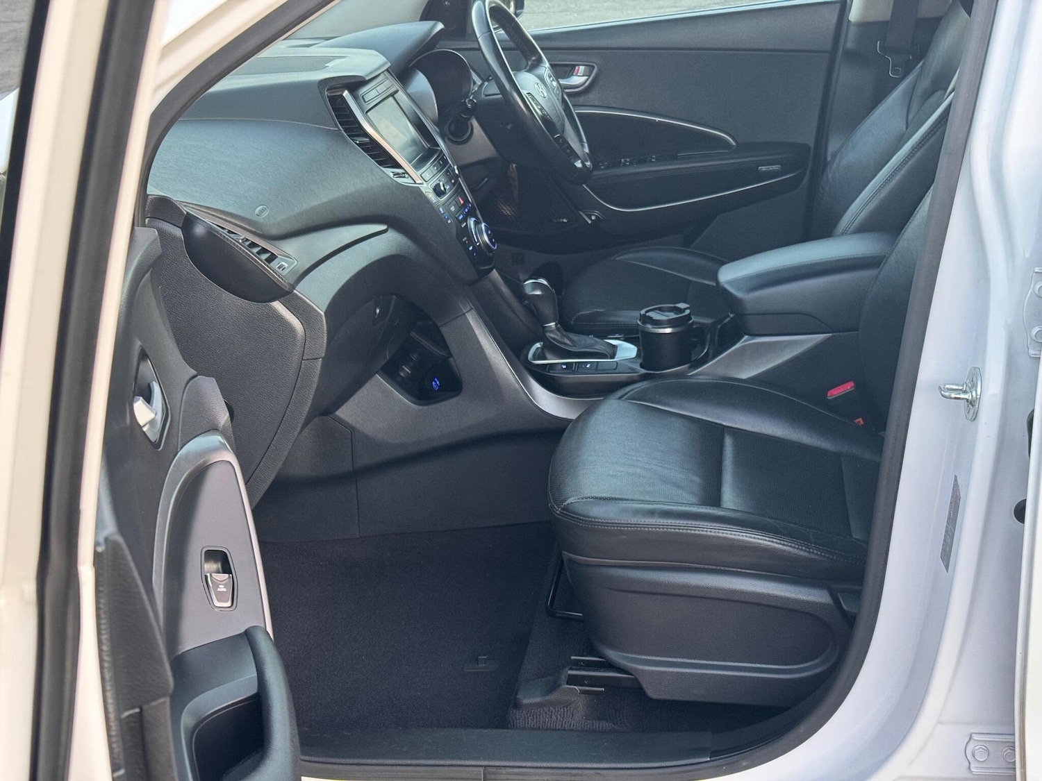 Used Hyundai Santa Fe 2017 for sale - 76840737: Photo 29