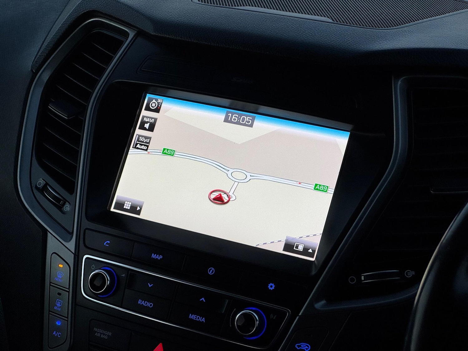 Used Hyundai Santa Fe 2017 for sale - 76840737: Photo 3