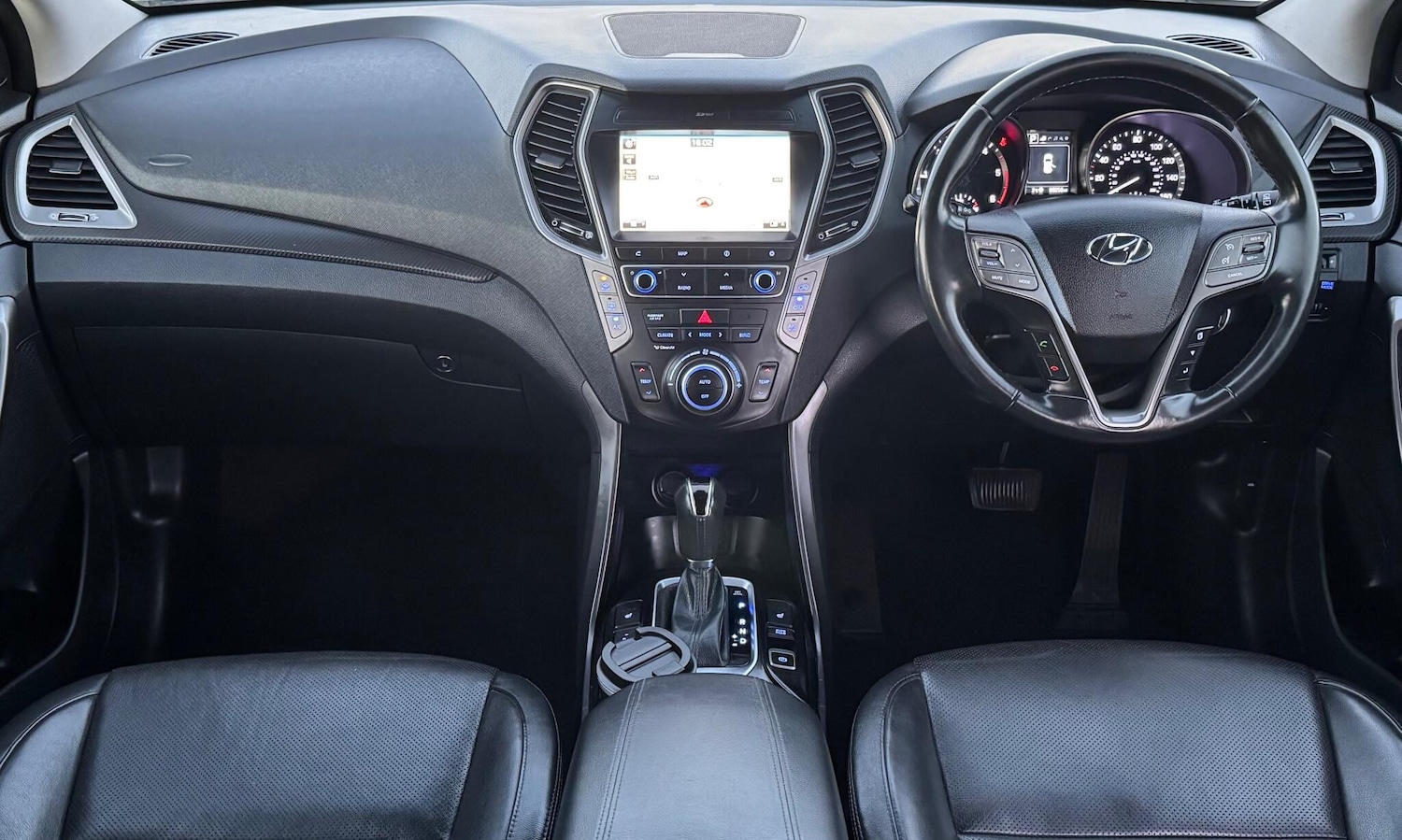 Used Hyundai Santa Fe 2017 for sale - 76840737: Photo 39