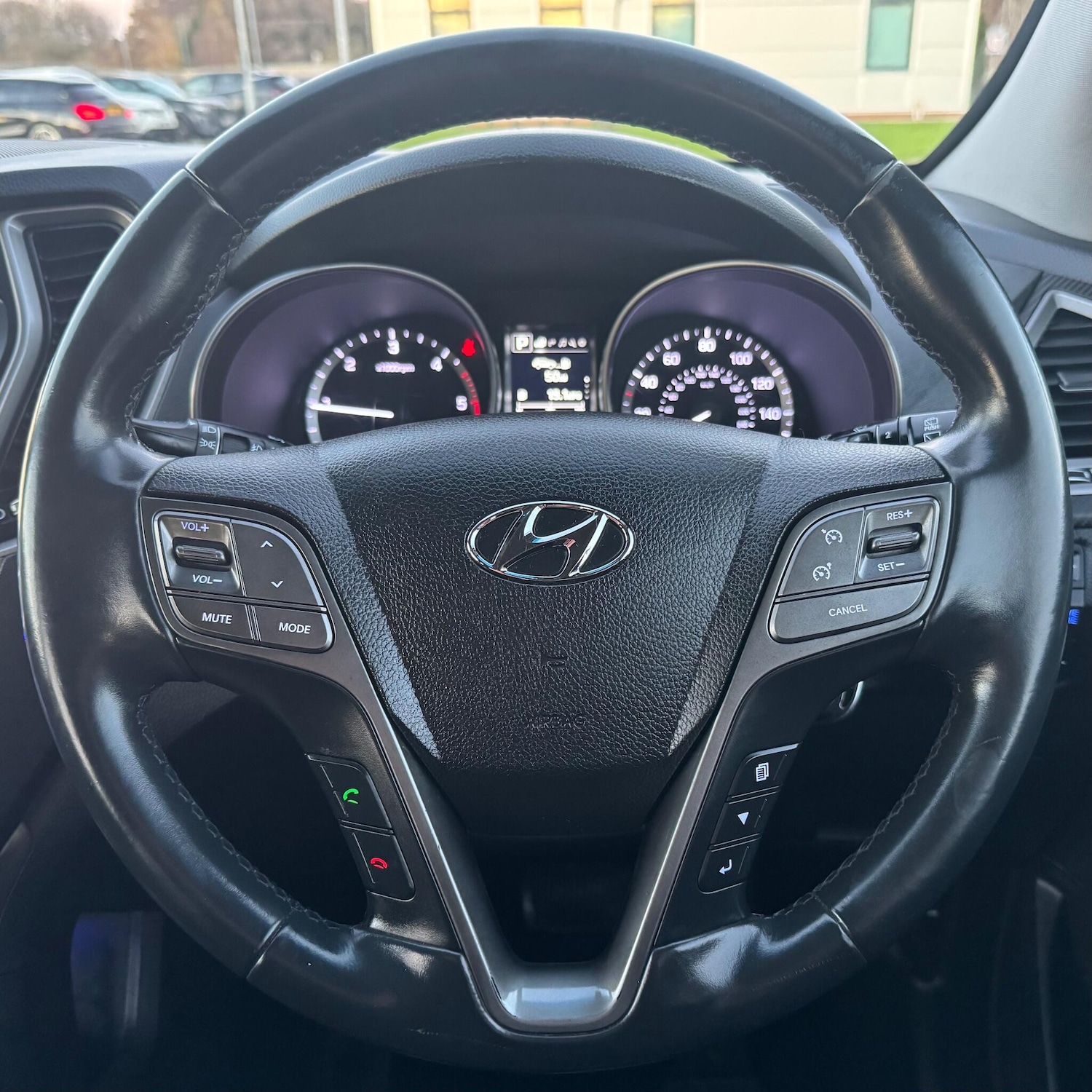 Used Hyundai Santa Fe 2017 for sale - 76840737: Photo 41