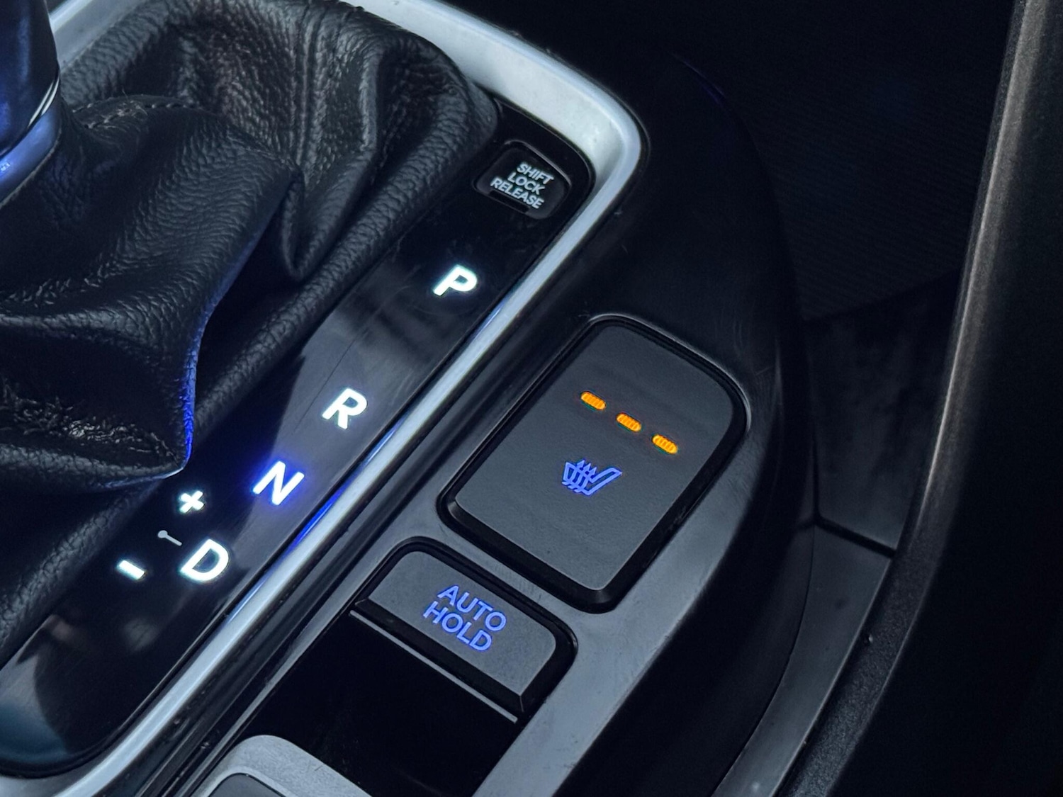 Used Hyundai Santa Fe 2017 for sale - 76840737: Photo 5